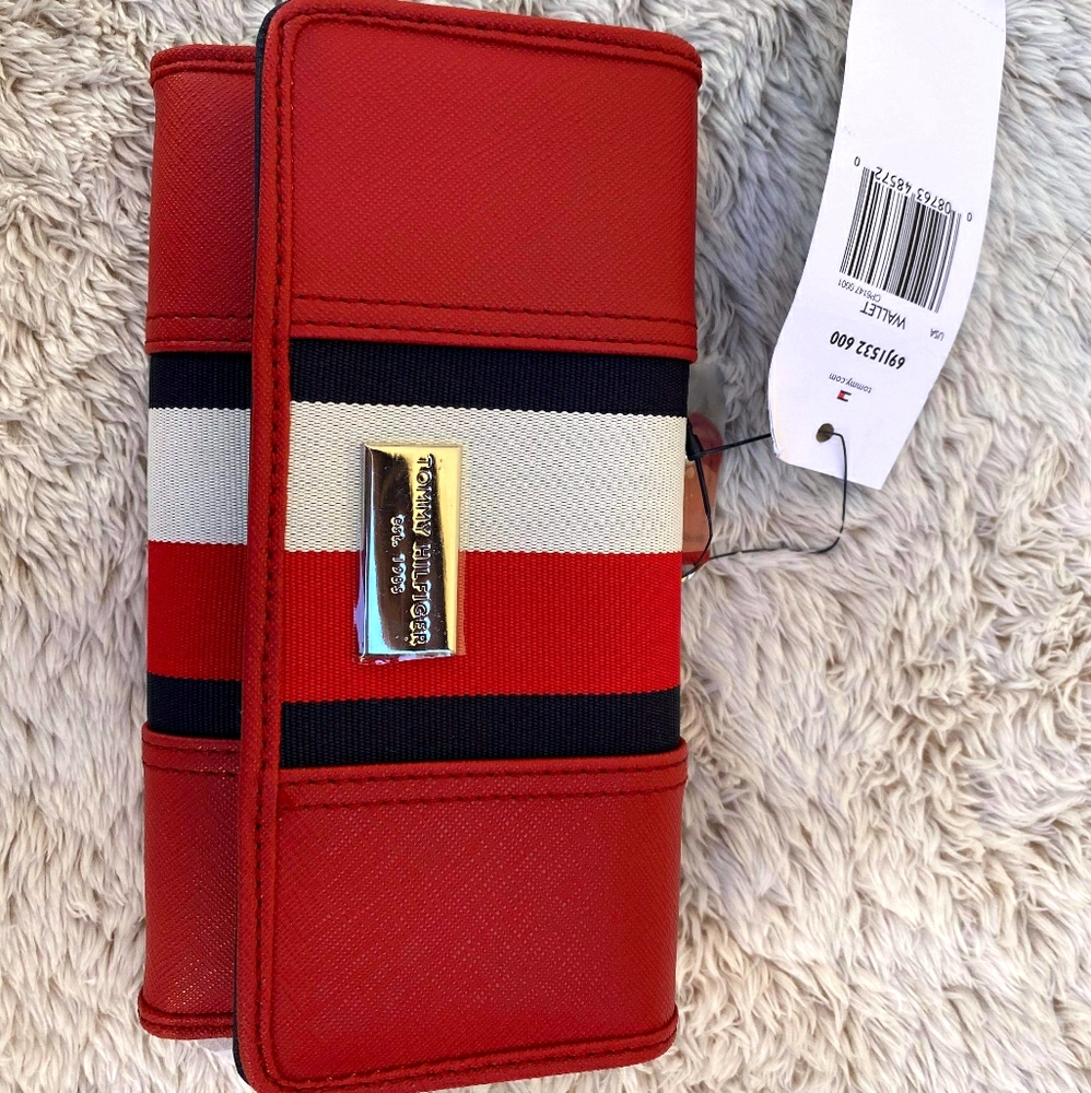 Red Tommy Hilfiger Wallet NWT